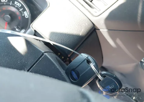 2010 Ford Edge Se z USA, uszkodzony, nr VIN 2FMDK3GC3ABB38351